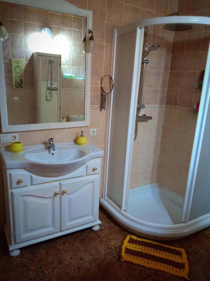Acogedora Casa De Pueblo Con Piscina Fuenteheridos Exterior foto
